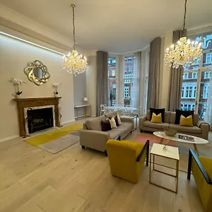 Luxury First Floor Flat In Knightsbridge Apartment London