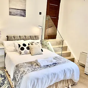Entire In Apartment
