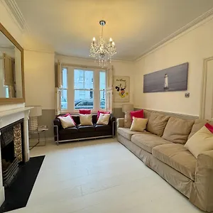 Apartment Inviting 4bd With Roof Terrace Nine Elms