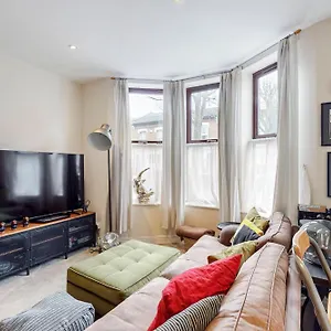 1 Bed House - 12 Min Walk To Emirates Stadium *