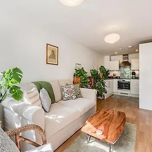 Cozy Bright By Canonbury And Newington N1 * London