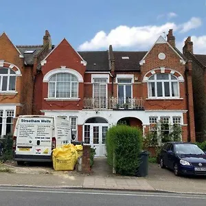 Streatham Comfort *