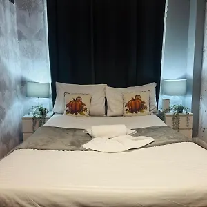 Super Family Flat Edgware Road *
