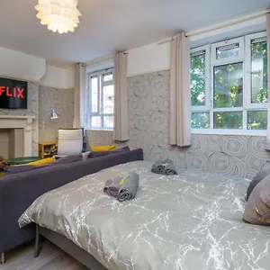 Apartment Cute Comfy London