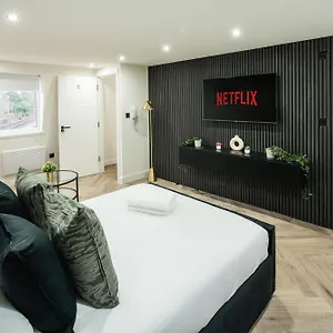Central London Studio Apartment *