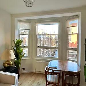 Mayfair - Two Bed, One Bath Apartment *