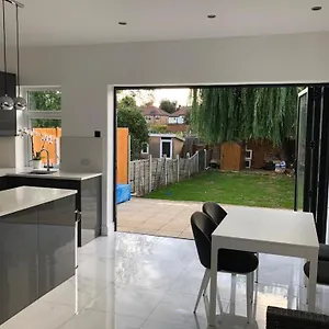 Guest house Tufton Road