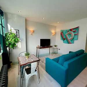 Cute 1-bedroom Ground In Stoke Newington Apartment London