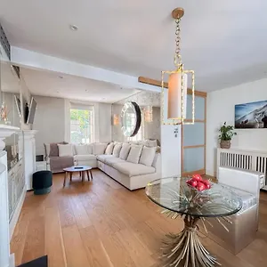 Entire 3 Bed Town House, Chelsea, Apartment *