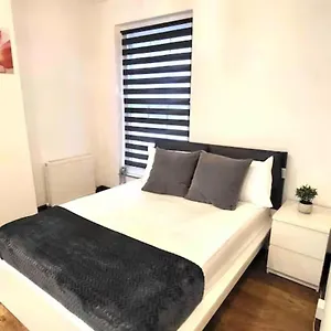 Fitzrovia Retreat Near Iconic Attractions! Apartment *