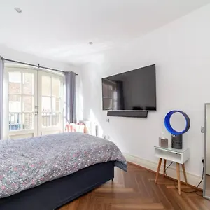 Luxury 2 Bedroom House Near Mayfair - Prime Location *