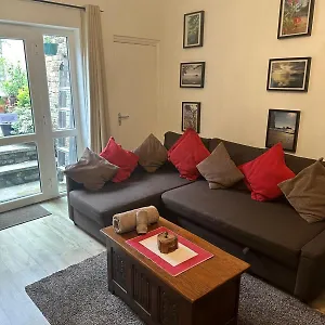 Spacious Private Apartment London