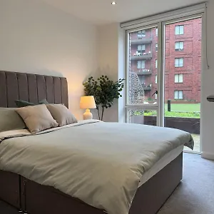 Apartment Elegant One-bedroom In East London