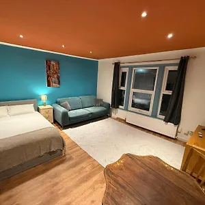Seven Sisters Retreat * London