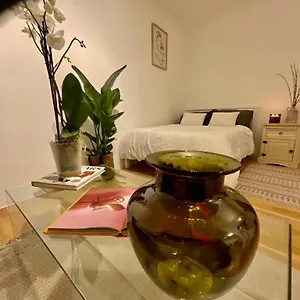 Soho Apartment *