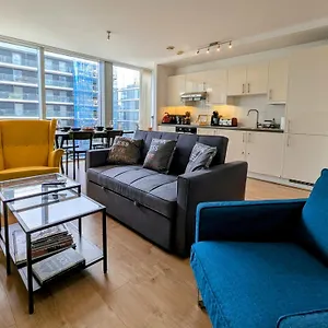 Charming 2-bedroom Canary Wharf -