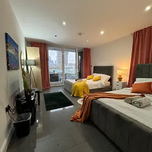 Cosy Luxurious In The Heart Of Homestay