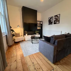 Fulham Tranquil 2bd King Bed With Parking & Gdn Apartment London