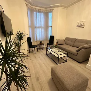 Millais Road 3 Bedroom Flat London