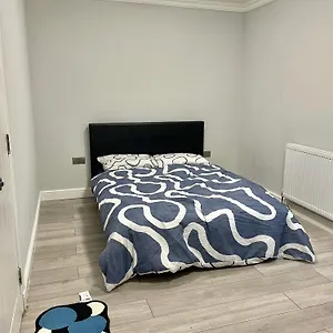 Double In Colindale With Shared Bathroom Homestay Edgware
