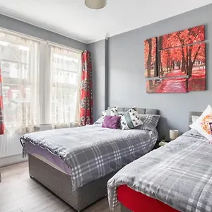 Aparthotel Hatton Homes - Thackeray Avenue London