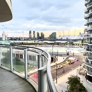 Excel Cosy With Balcony & River View Close To O2 Arena, Cable Car, Hall Apartment