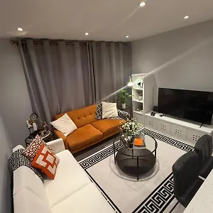 Luxury Cozy Modern Flat *