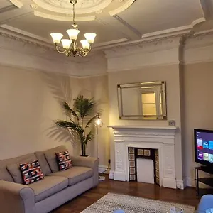 Apartment Charming Flat In Wimbledon London