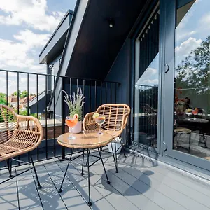 Superb Floor 1-bedroom Flat With Charming Two Balconies Apartment *