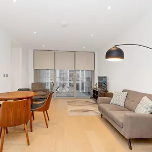 Apartment New Listing! 2br Flat, Battersea Park Station 5 Mn *