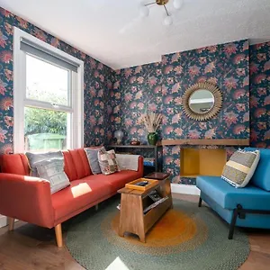 Moonbeam - Cosy London Eltham