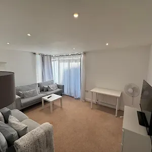 Stunning 2 Bedrooms Flat In Holloway Road Apartment