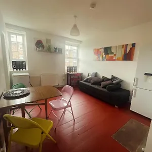 Carpe Diem Flat Near Zone 1 Apartment