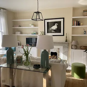 Pretty Putney Flat Close To The River Apartment