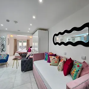Sensational London-callcott Apartment London