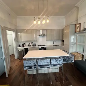 Stunning Holland Park- Sleeps 6 * London