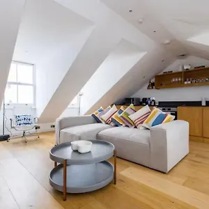 Apartment Stunning Views, Floor Flat