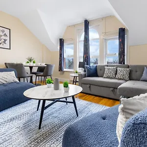 Lovely 4-br In Leyton - Sleeps 14, Near Tube * London