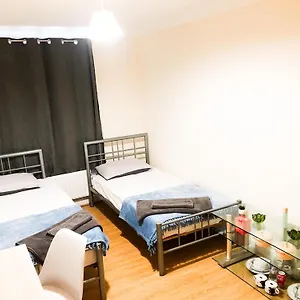 Cozy Near Metro Station *