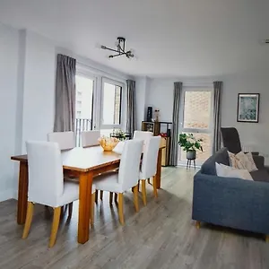 Amazing Entire Flat Apartment London