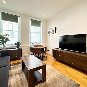 Apartment Serene Place In Centre London
