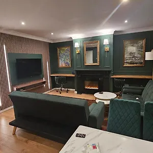 Luxurious Flat 19min From London, 7min To Station
