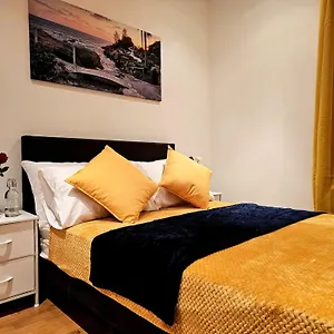 Elegant Spacious In Apartment