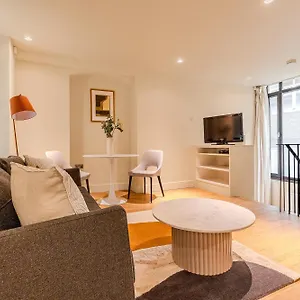 Modern 1br Duplex, 3 Min Blackfriars St! Apartment London