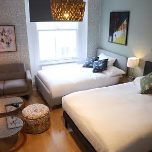 Cityscape Apartment *