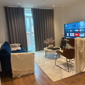 Dynamic Luxury 2 Bedroom Guest house *