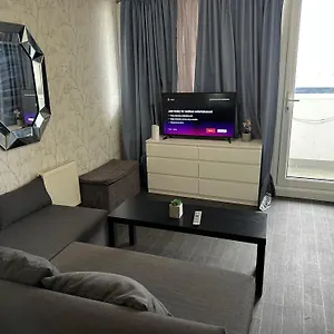 Apartment Oyes London
