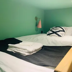 Apartment Stylish And Funky Retreat, Perfect For 2 Guests *