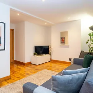 Cuthbert - Heart Of Covent Garden! Apartment London