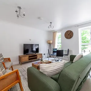Cozy Welcoming 2br Flat Near Excel Centre Apartment *